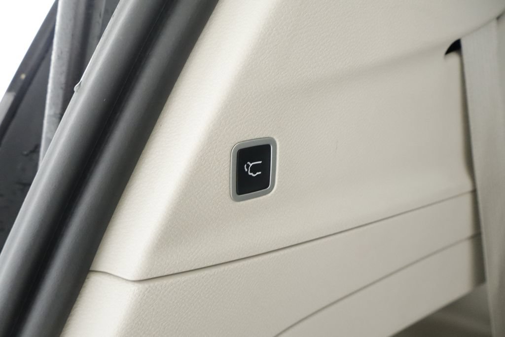 Certified 2023 Chrysler Pacifica Touring-L FWD image 20