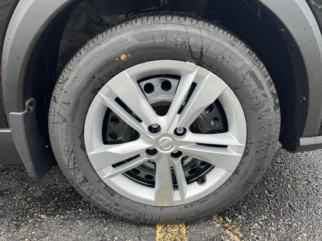 New 2025 Nissan Kicks Play S image 11