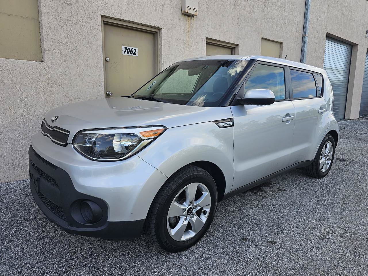 Used 2018 Kia Soul FWD image 3
