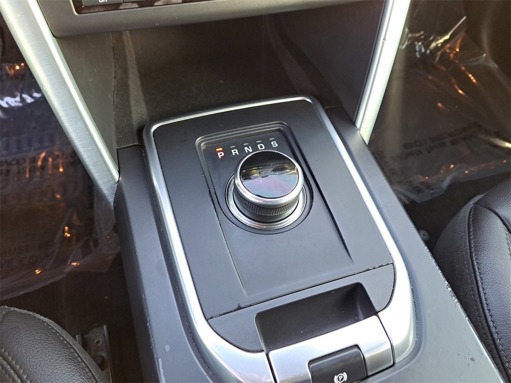 Used 2019 Land Rover Discovery Sport SE image 15