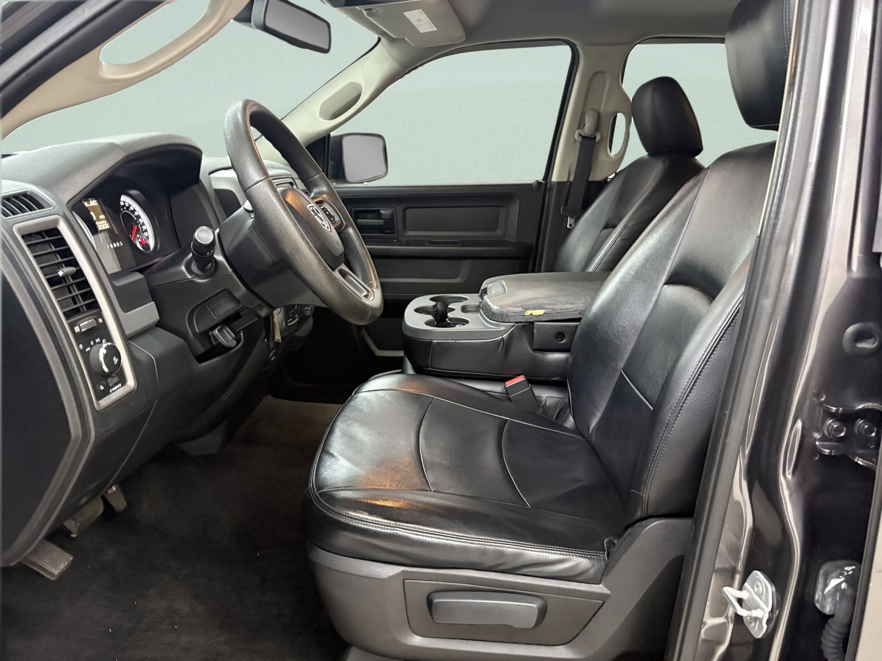 Used 2015 RAM 1500 Express AWD/4WD image 11