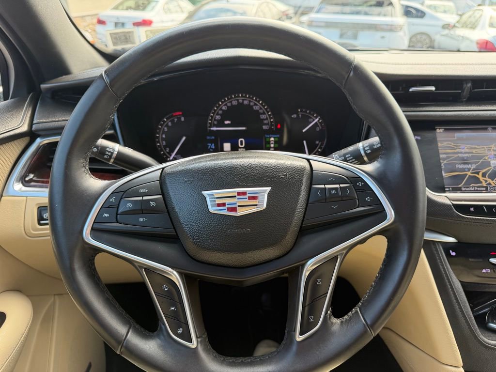 Used 2017 Cadillac XT5 Luxury w/ Driver Awareness Package image 12