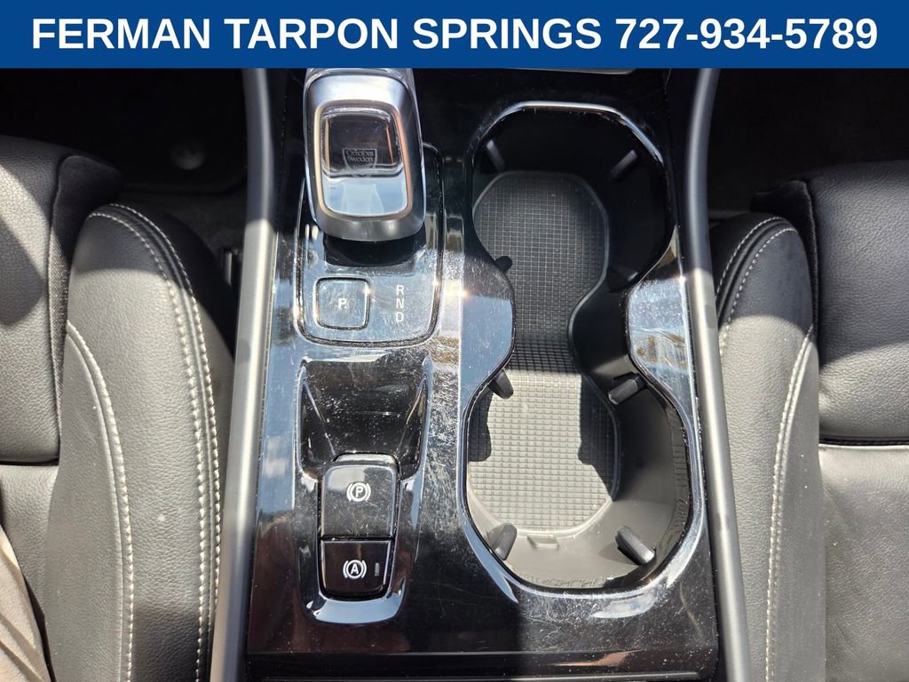 Certified 2025 Volvo XC40 B5 Plus image 26