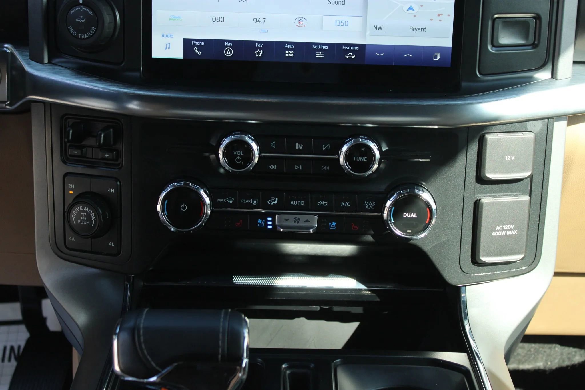 Used 2022 Ford F150 Lariat image 19