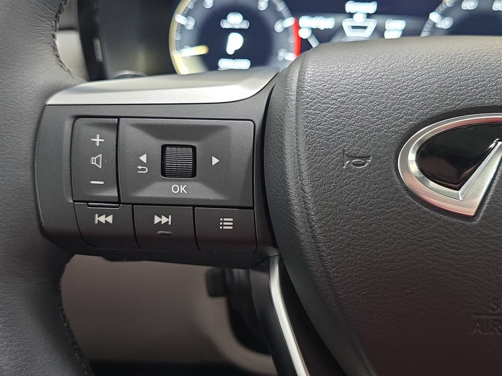 Certified 2026 INFINITI QX60 Luxe w/ Cargo Package AWD/4WD image 13