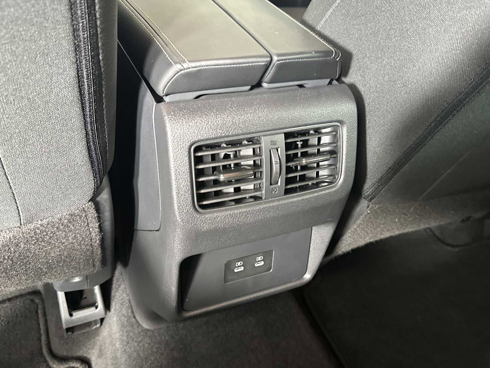 Used 2025 Nissan Rogue SV FWD image 25