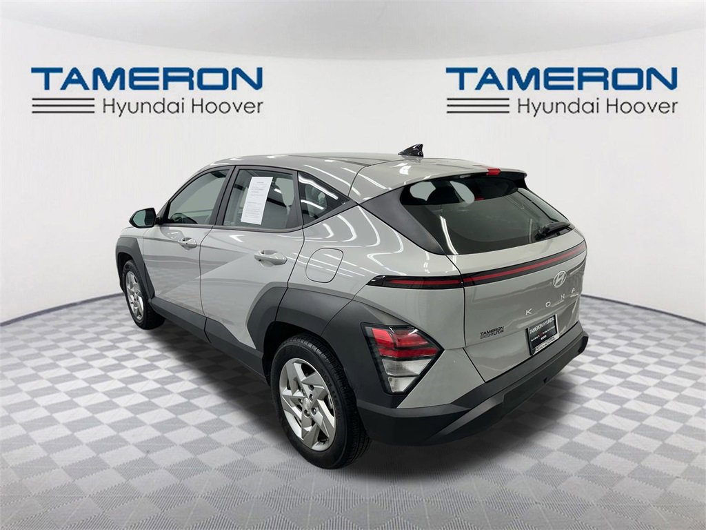 Used 2024 Hyundai Kona SE image 3