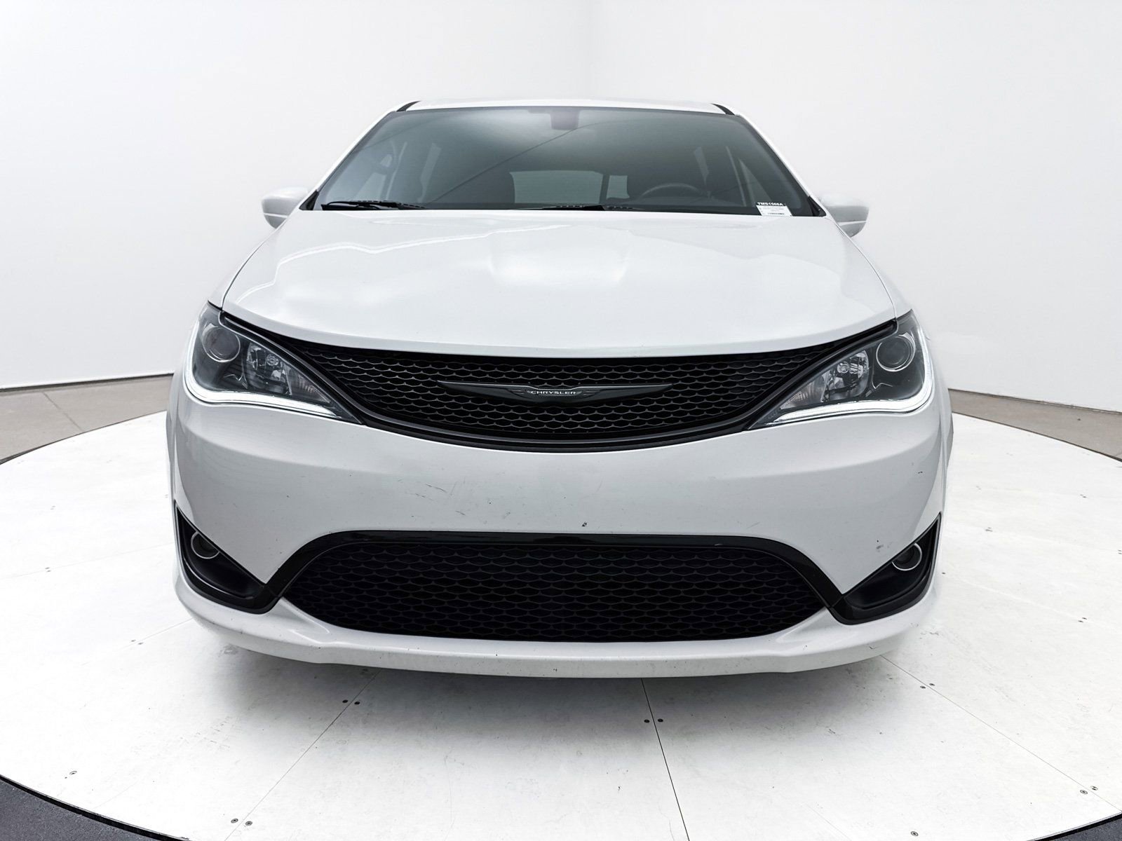 Used 2018 Chrysler Pacifica Touring Plus w/ S Appearance Package image 13