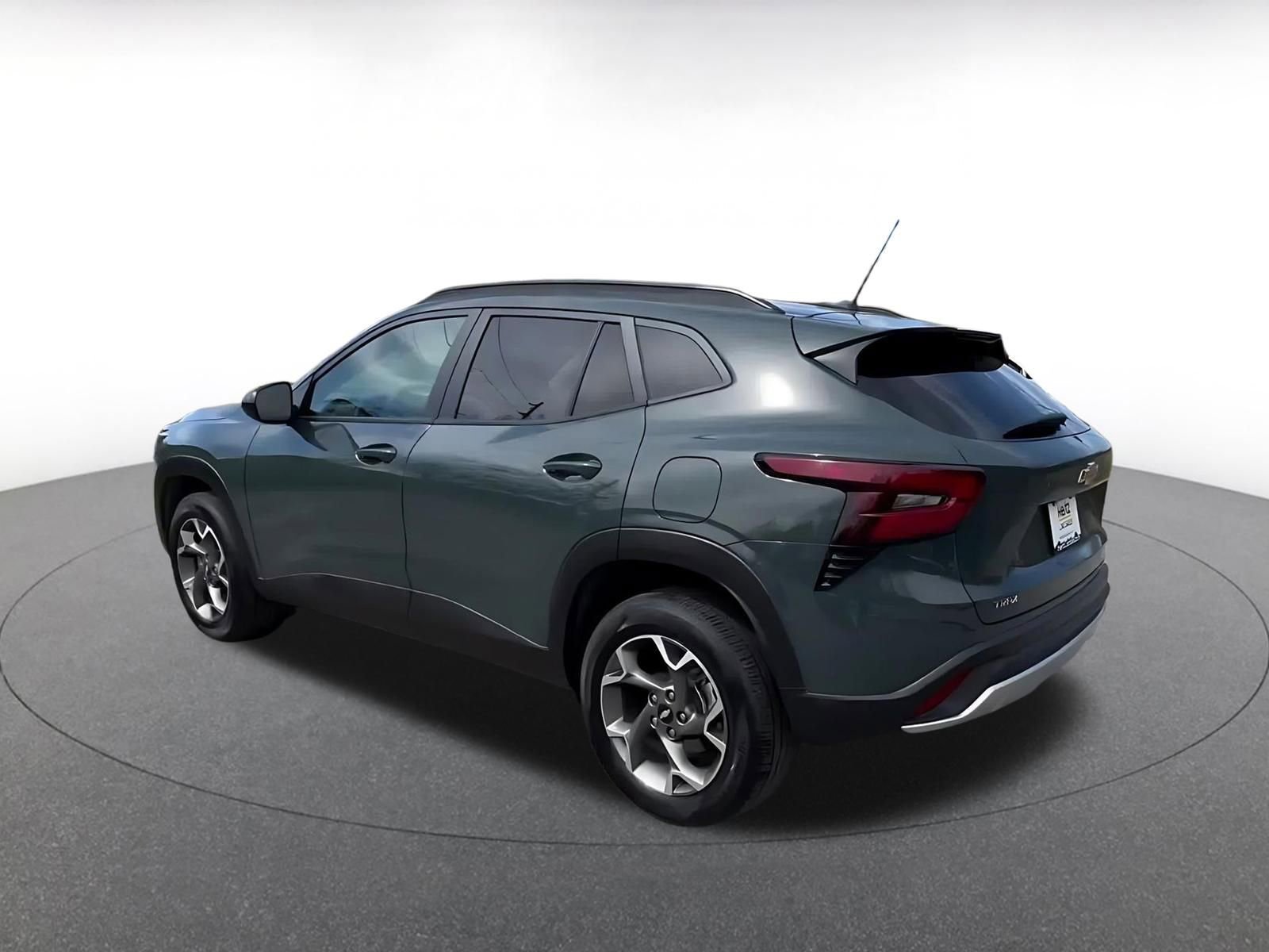 Used 2025 Chevrolet Trax LT image 10