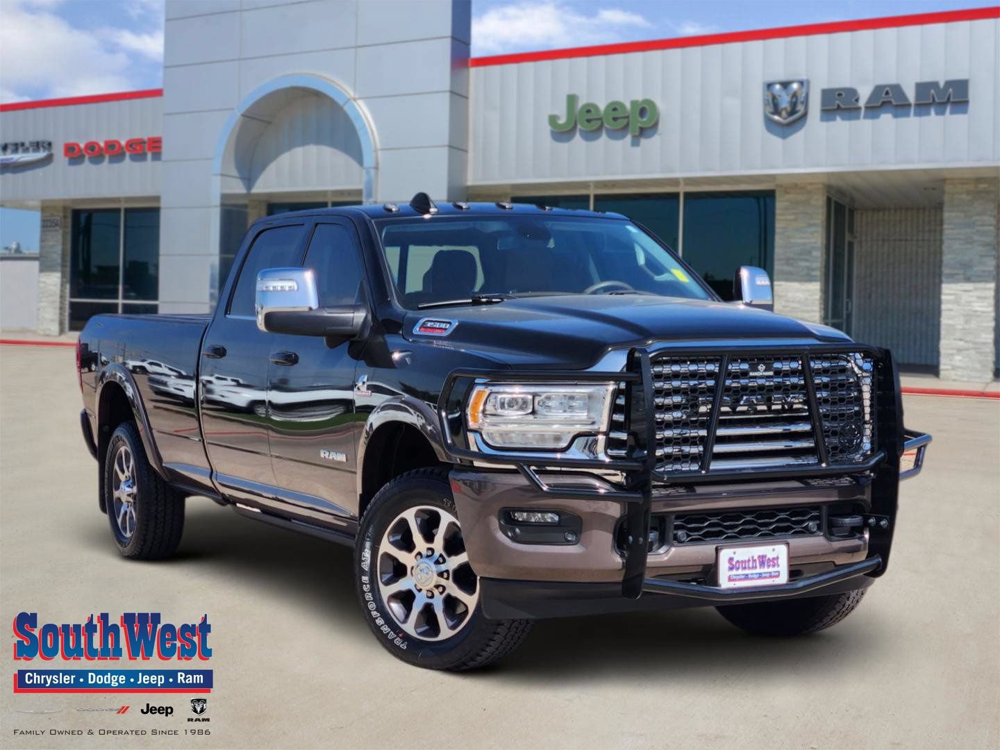Used 2024 RAM 3500 Limited w/ Towing Technology Group AWD/4WD image 1