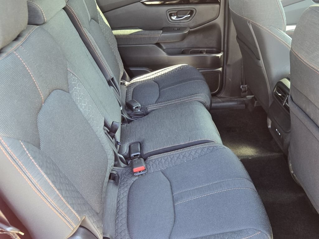 Certified 2024 Honda Pilot Sport image 15