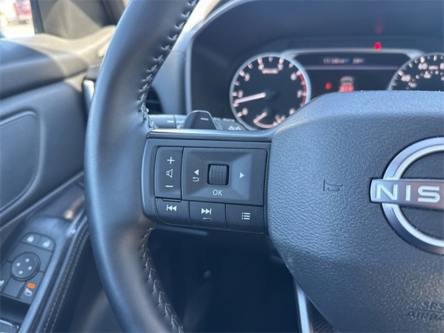 Used 2025 Nissan Rogue SV image 14