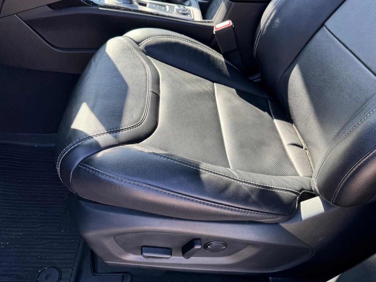 Used 2023 Ford Explorer ST w/ Equipment Group 401A image 16