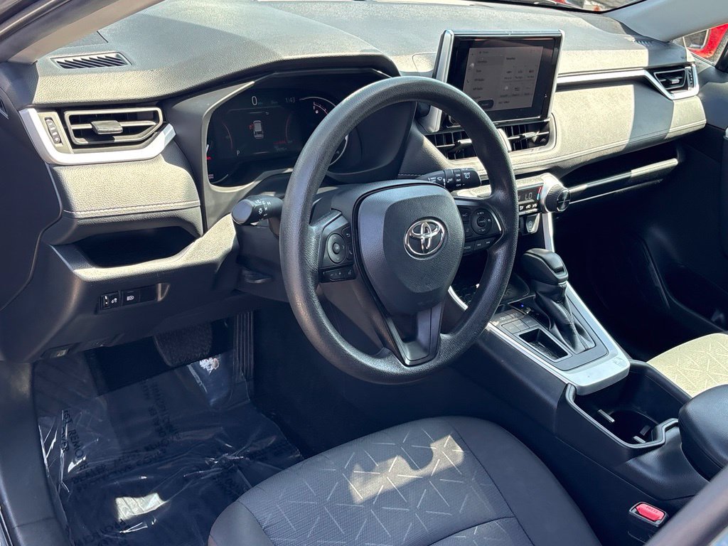 Used 2024 Toyota RAV4 XLE FWD image 9