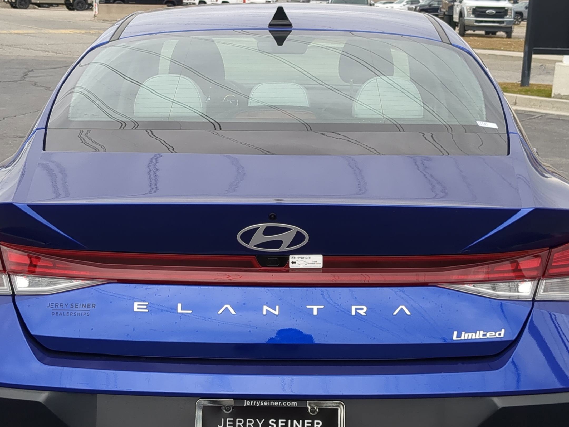 Used 2025 Hyundai Elantra Limited image 14