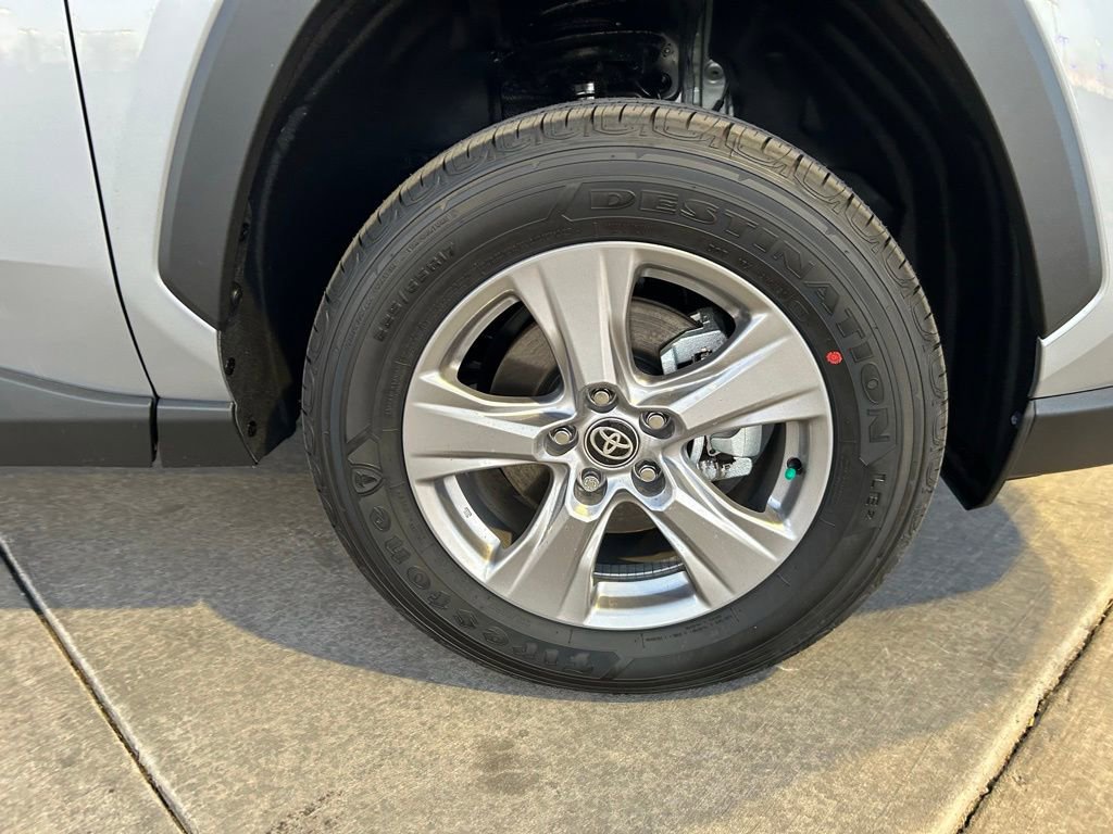 Used 2025 Toyota RAV4 XLE image 29