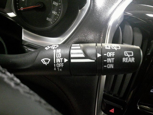 Used 2023 Chevrolet Traverse RS image 42