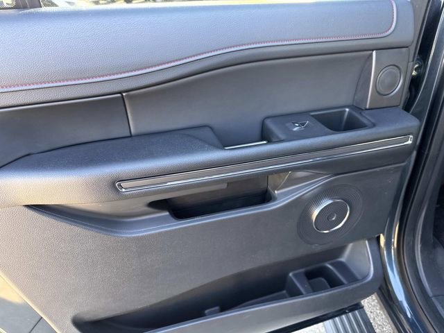 Used 2022 Ford Expedition Max Limited image 13