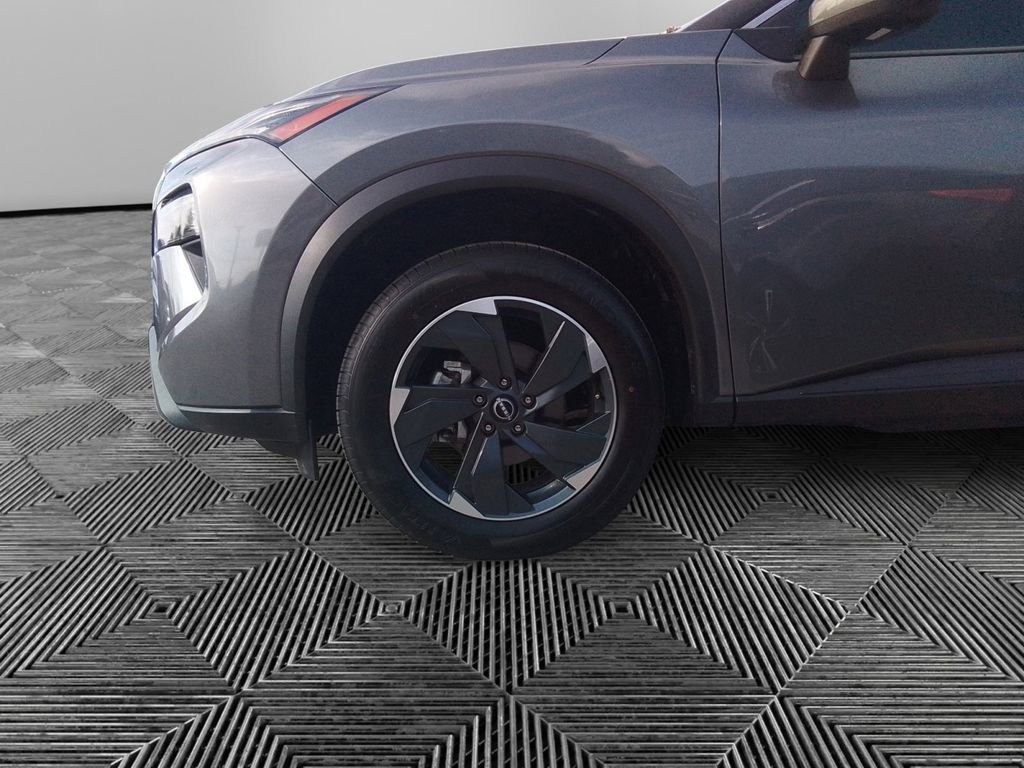 Used 2024 Nissan Rogue SV image 14