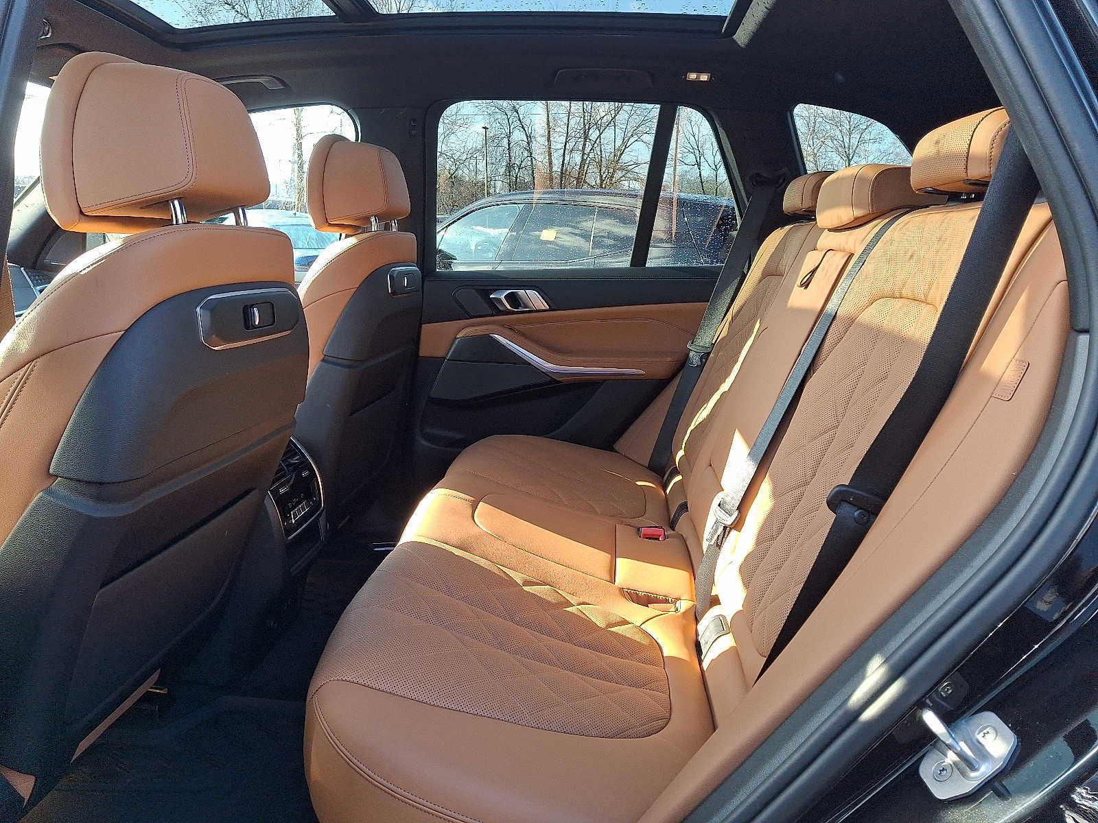 Certified 2024 BMW X5 xDrive50e w/ Premium Package image 10