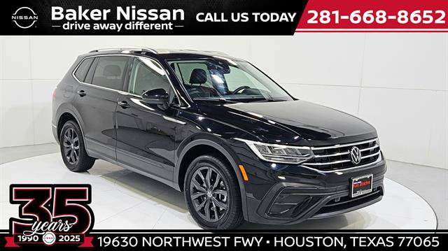 Used 2024 Volkswagen Tiguan SE FWD image 1