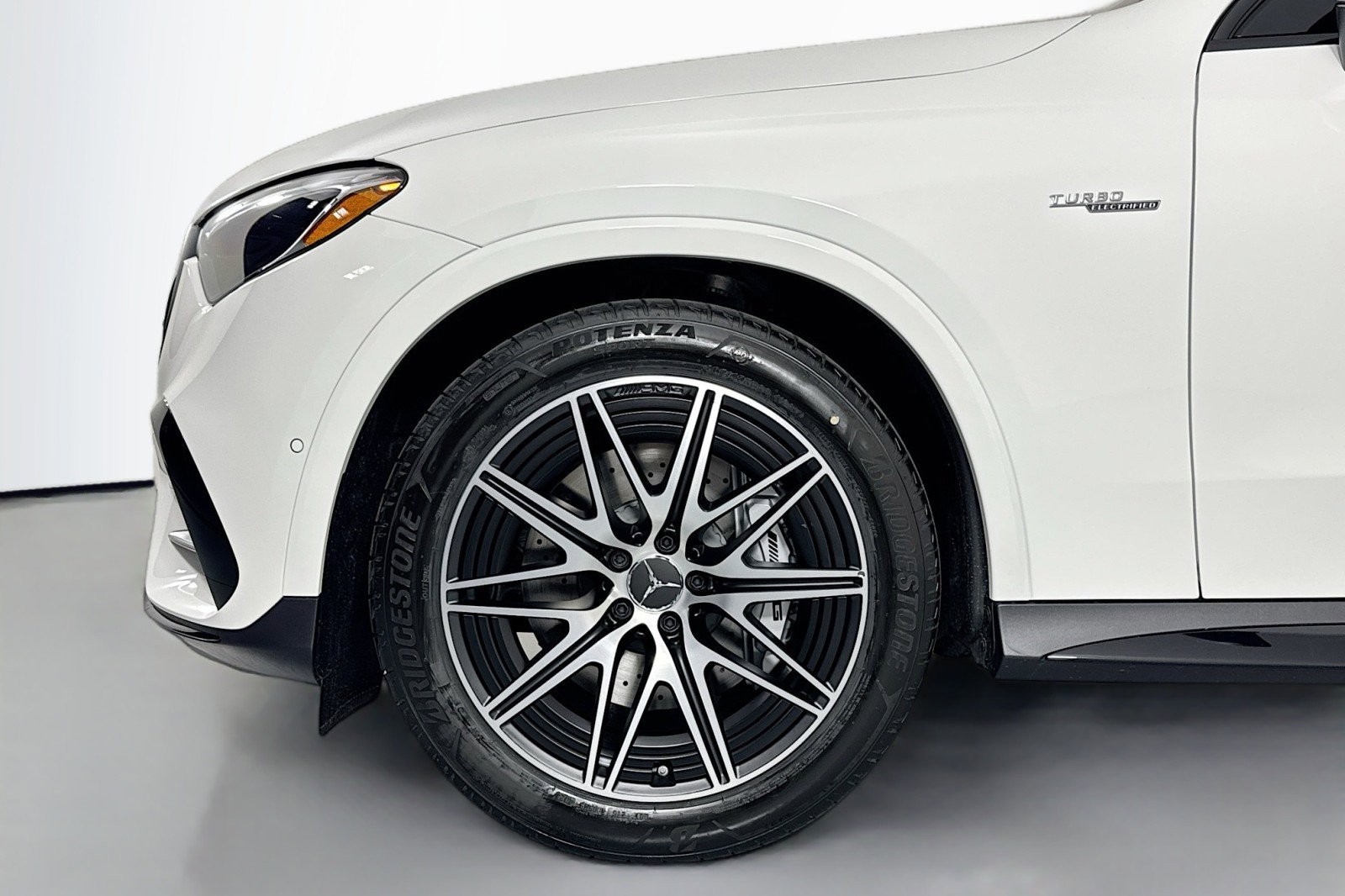 New 2025 Mercedes-Benz GLC 43 AMG 4MATIC image 9