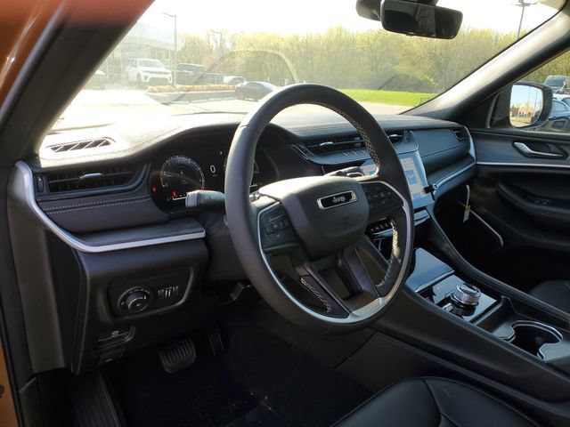 New 2026 Jeep Grand Cherokee Limited w/ Limited Altitude Package AWD/4WD image 12