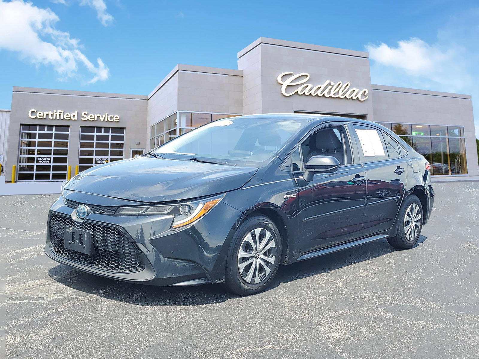 Used 2020 Toyota Corolla LE w/ Carpet Mat Package (TMS) FWD image 1