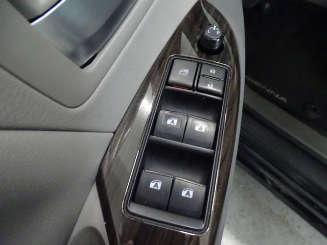 Used 2020 Toyota Sienna XLE Premium AWD/4WD image 9