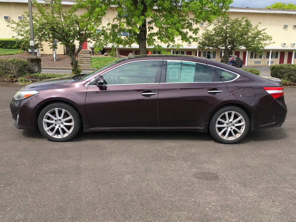 Used 2013 Toyota Avalon XLE Touring FWD image 3