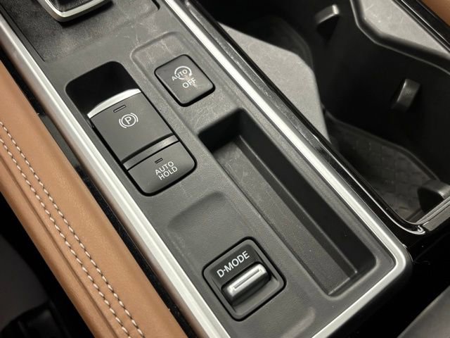 Used 2025 Nissan Pathfinder Platinum w/ Cargo Package image 31