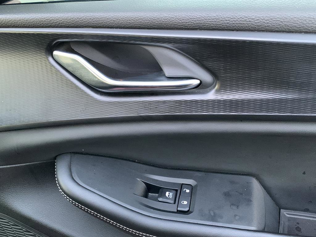 Used 2024 Jeep Grand Cherokee Altitude image 35