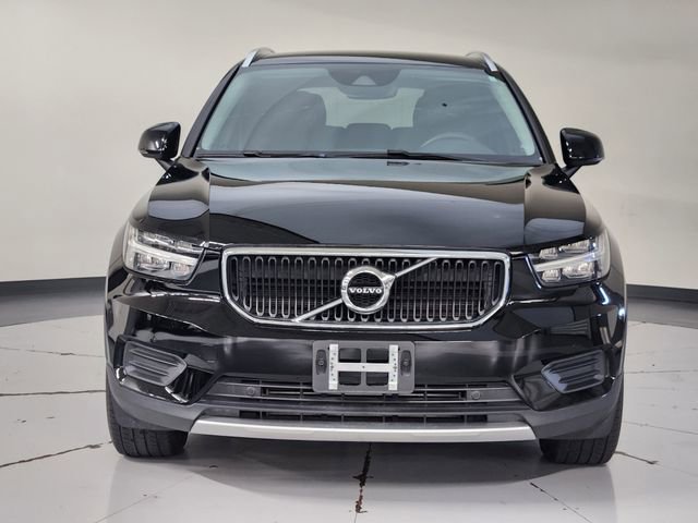 Used 2020 Volvo XC40 T4 Momentum FWD image 9