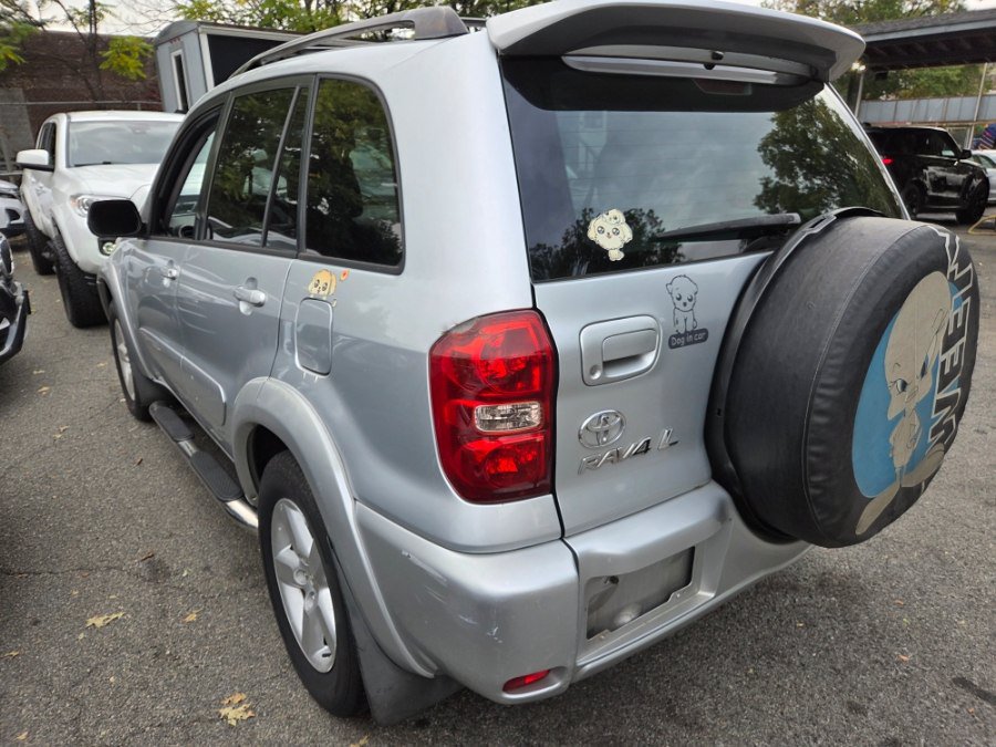 Used 2005 Toyota RAV4 4WD image 4