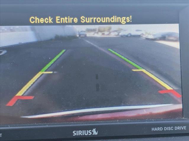 Used 2015 Chrysler Town & Country Touring image 12