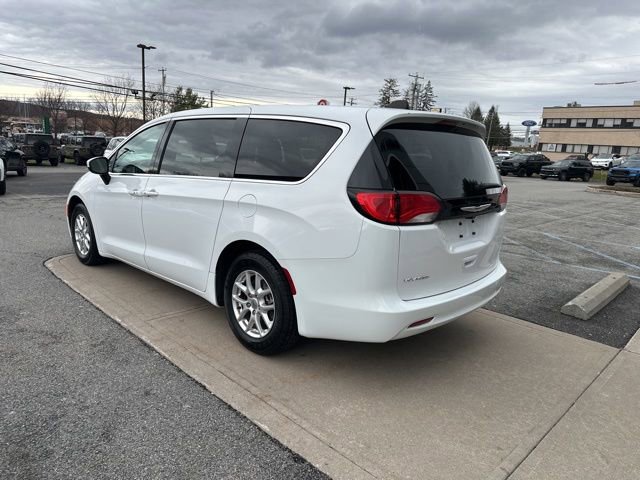 Certified 2023 Chrysler Voyager LX image 5