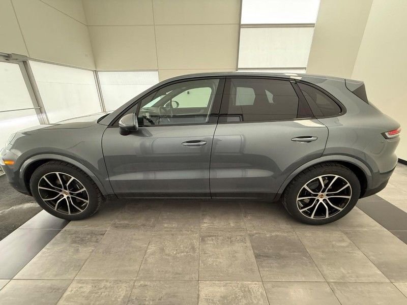 New 2026 Porsche Cayenne AWD/4WD image 2