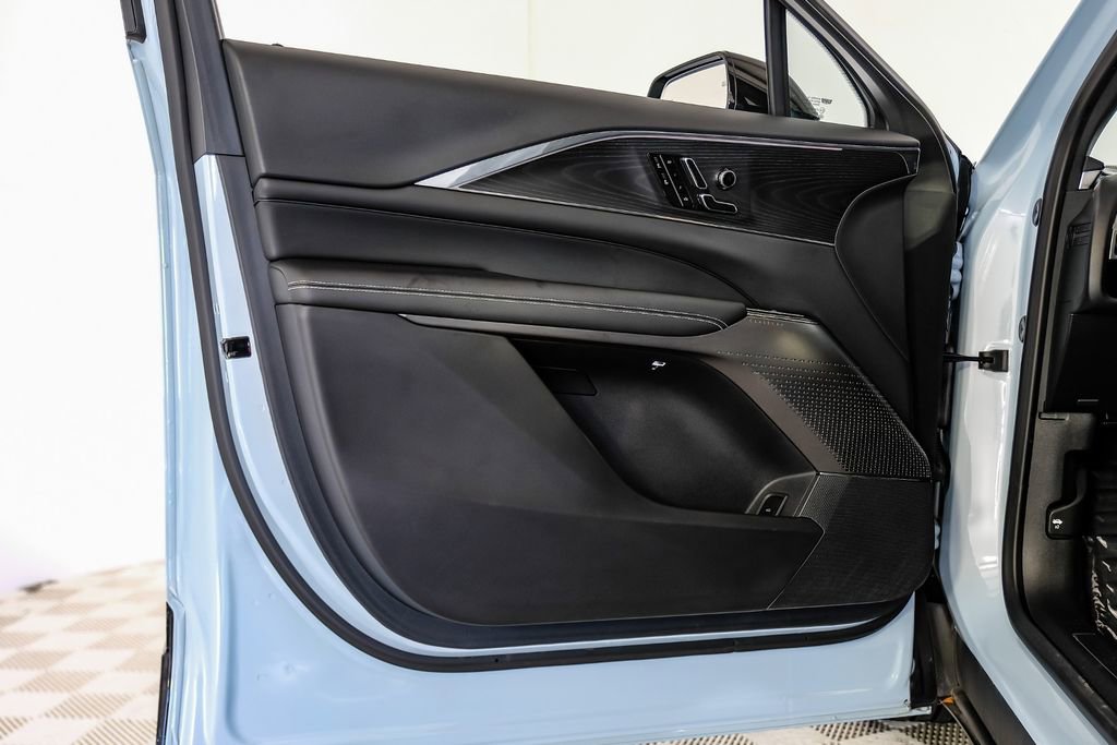 Used 2024 Cadillac Lyriq Luxury image 43