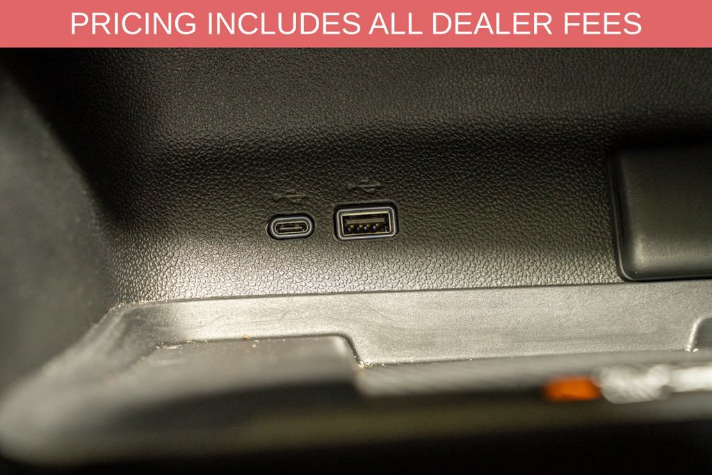 Used 2025 Chevrolet Traverse Z71 w/ Enhanced Driving Package AWD/4WD image 19