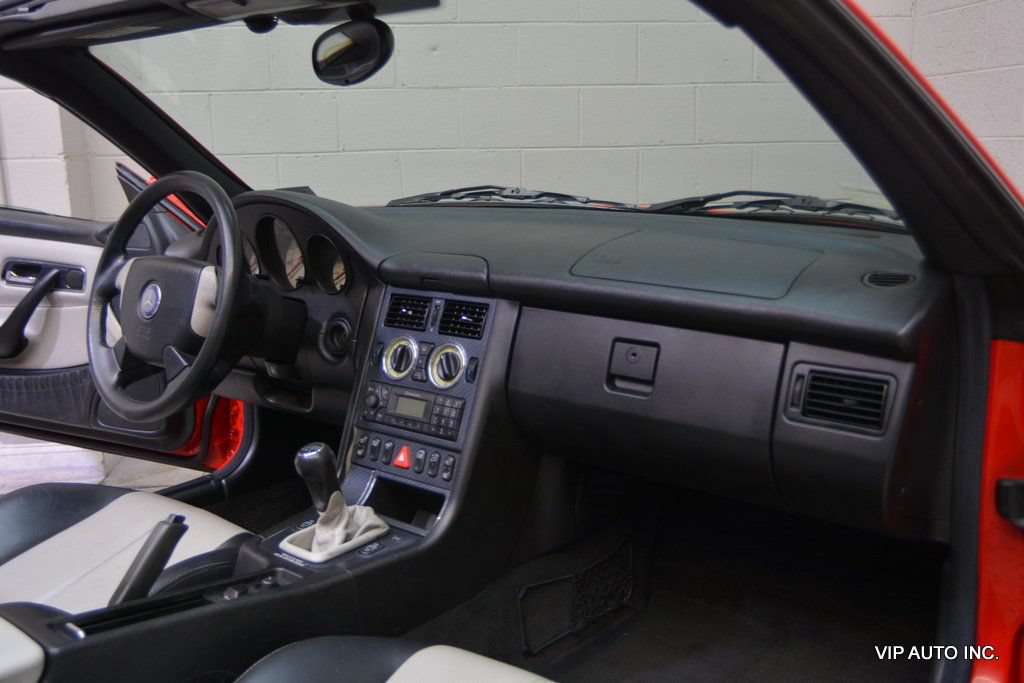 Used 1999 Mercedes-Benz SLK 230 image 16