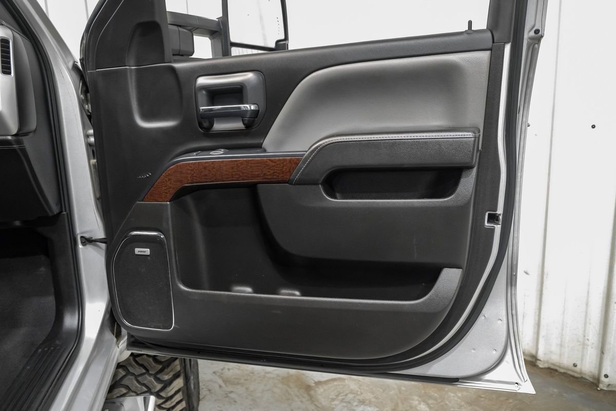 Used 2019 GMC Sierra 3500 SLT w/ Duramax Plus Package AWD/4WD image 38