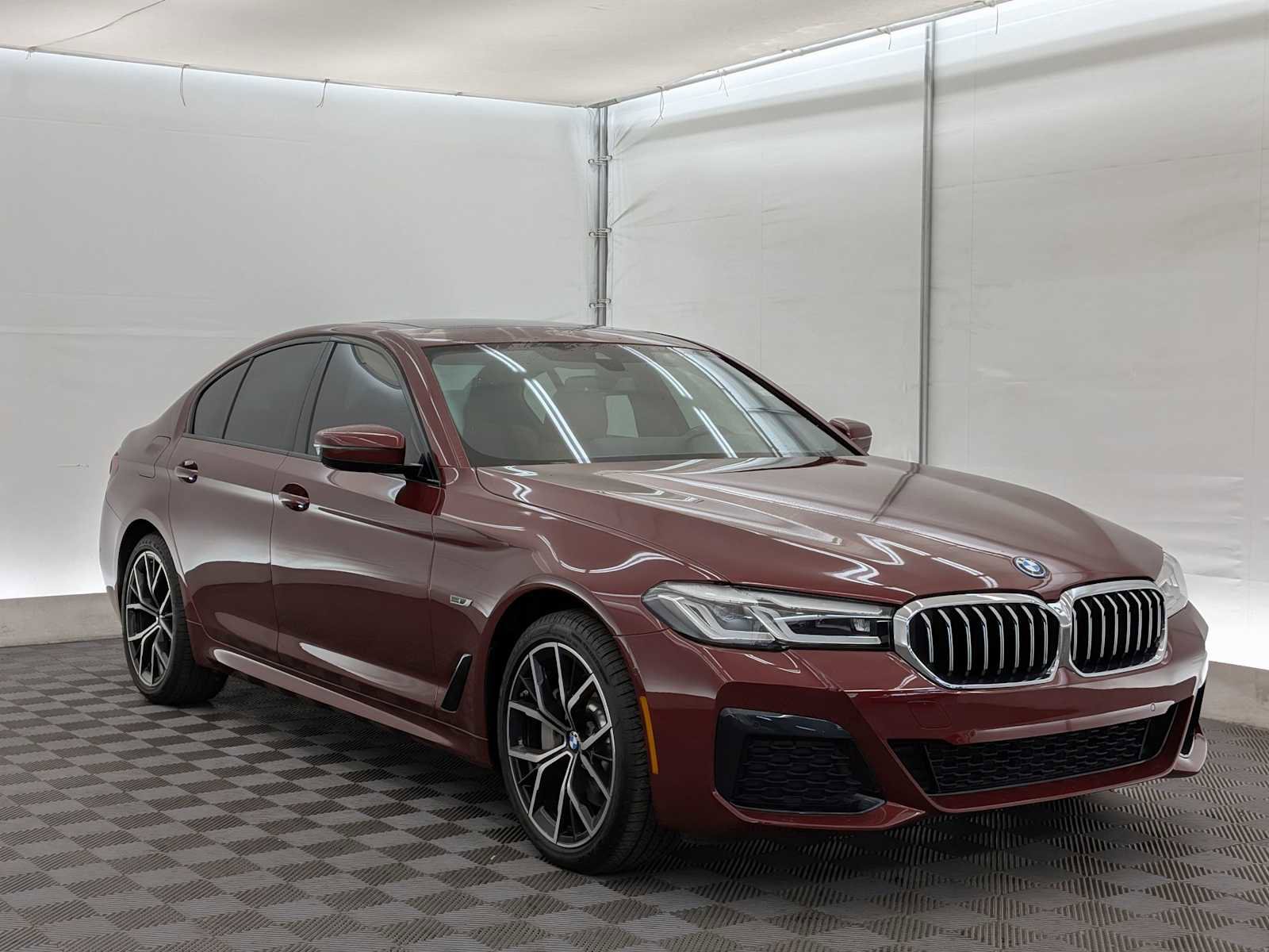 Used 2023 BMW 530e w/ M Sport Package image 8