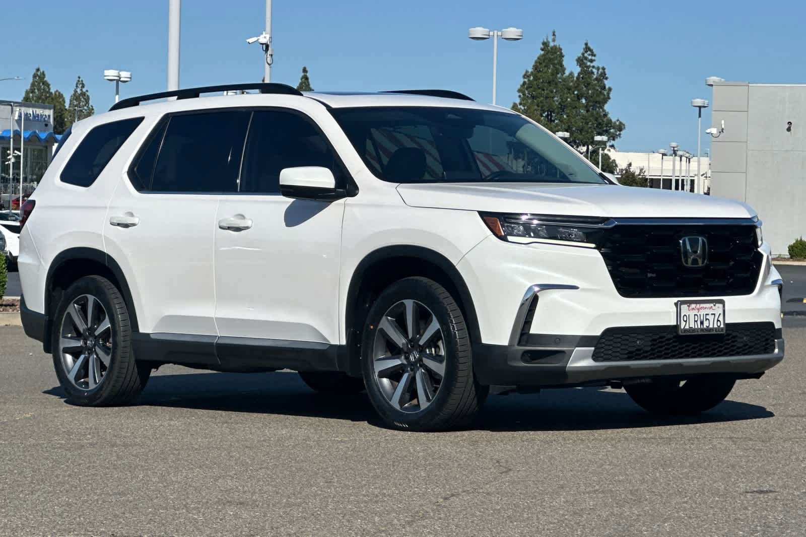 Used 2024 Honda Pilot Touring image 5