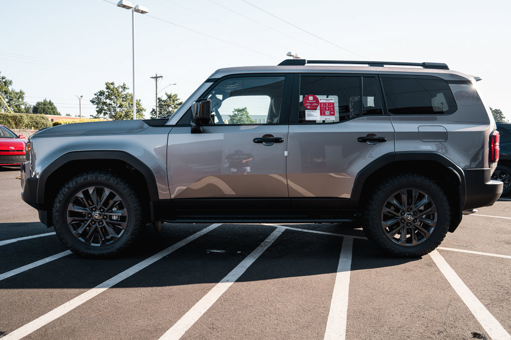 New 2027 Toyota Land Cruiser w/ Premium Package AWD/4WD image 4