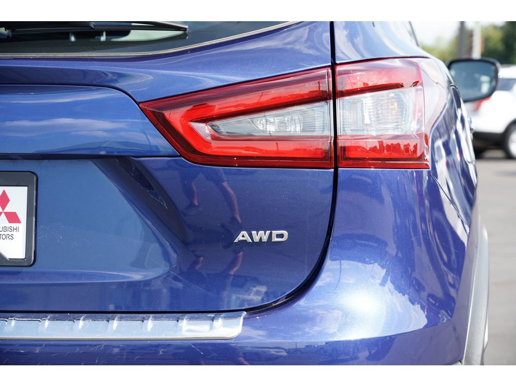 Used 2022 Nissan Rogue Sport S image 10