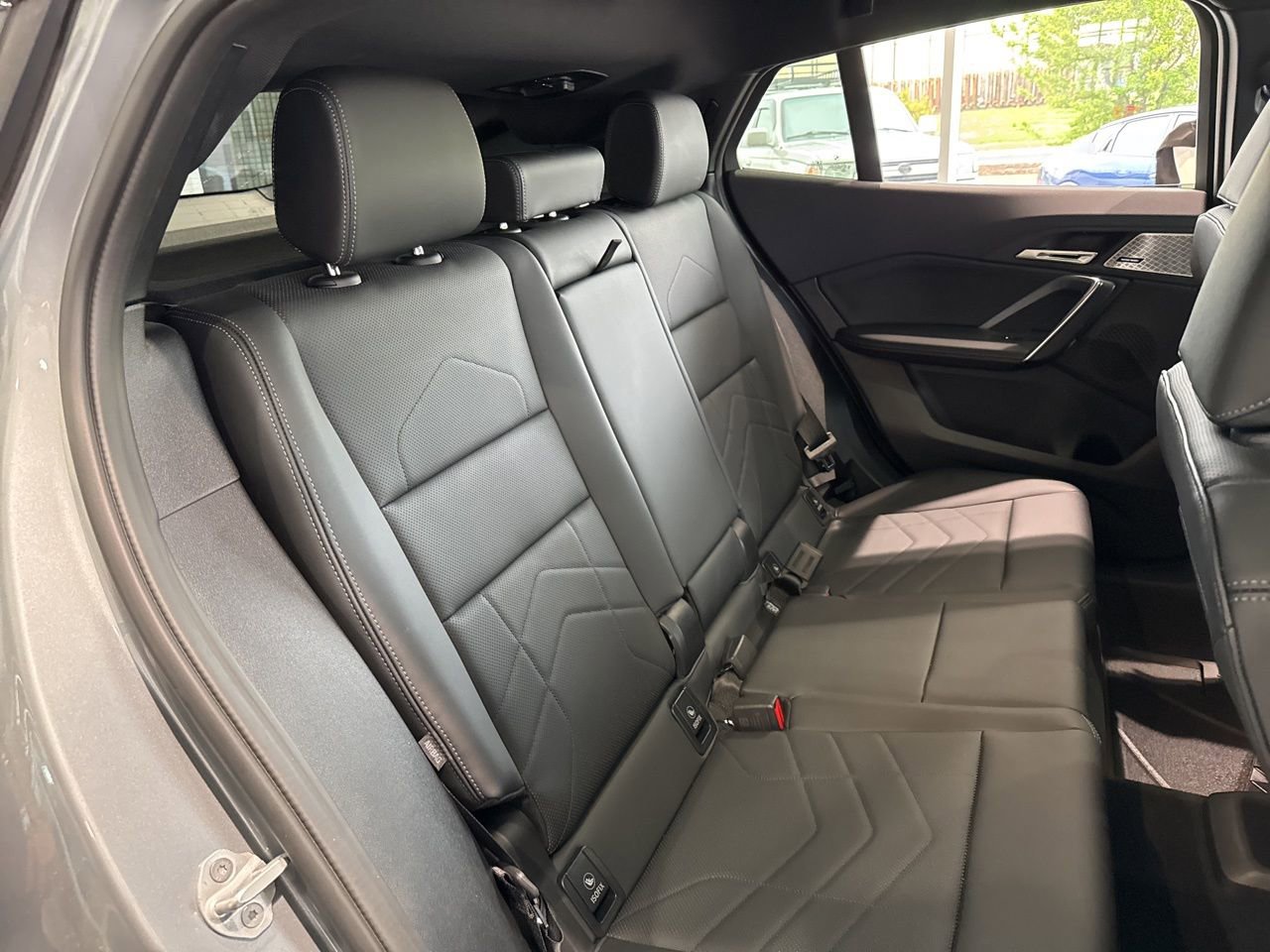 Used 2025 BMW X2 xDrive28i w/ Technology Package image 45