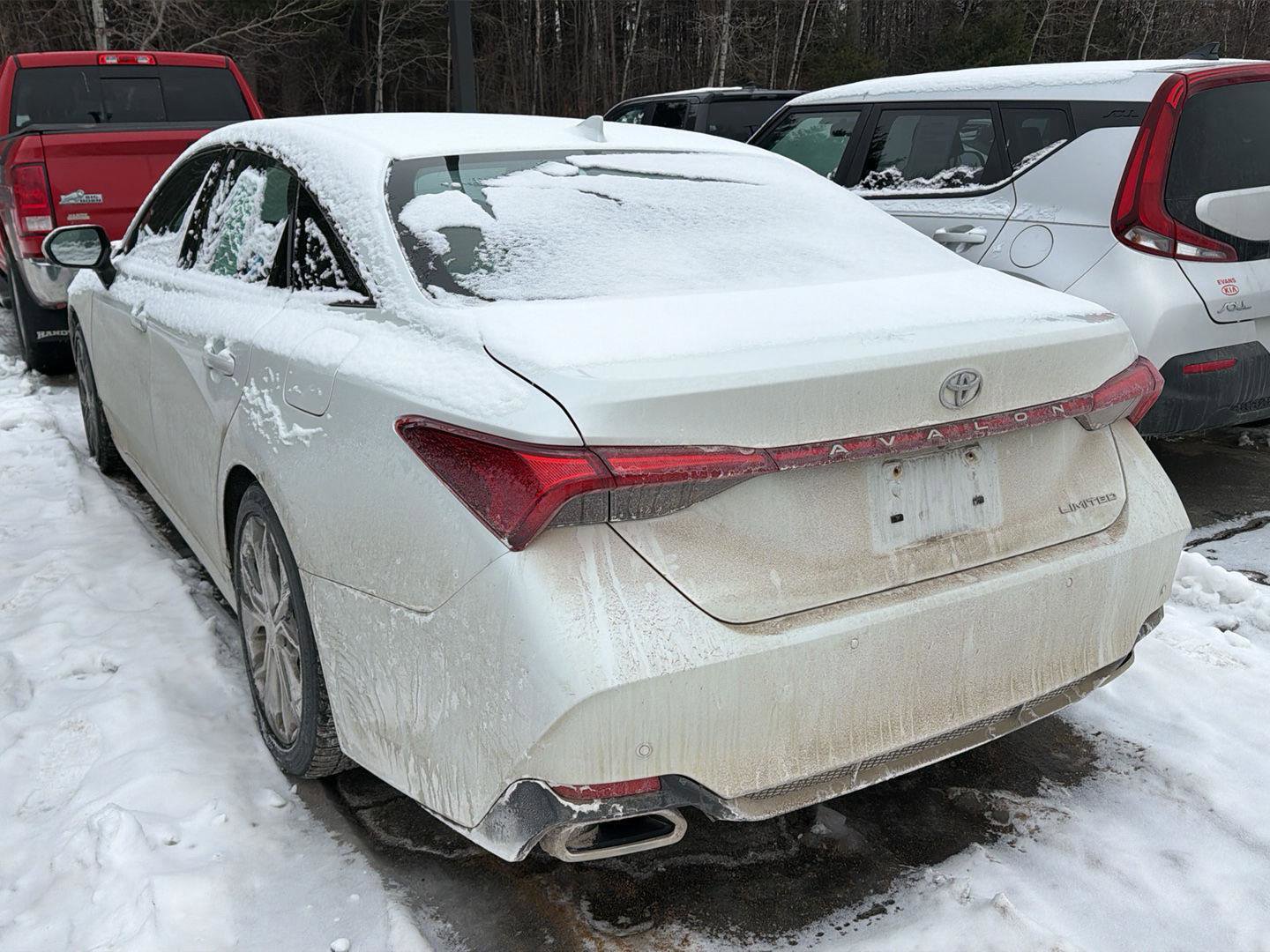 Used 2020 Toyota Avalon Limited image 8
