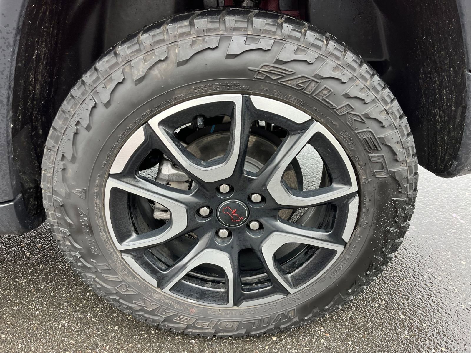 Used 2025 Jeep Compass Trailhawk AWD/4WD image 29