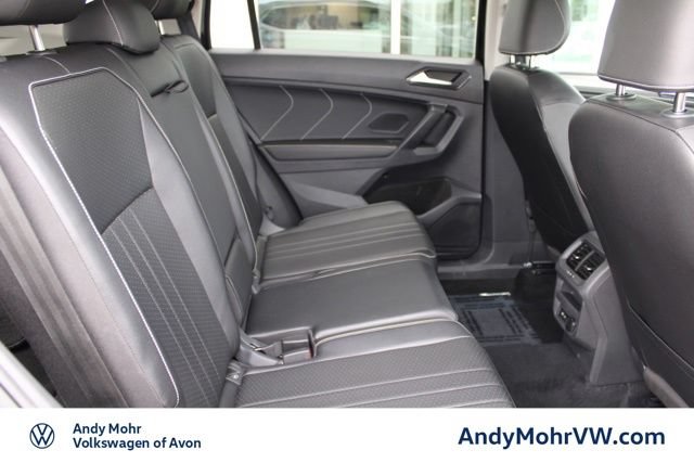 Used 2024 Volkswagen Tiguan SE AWD/4WD image 24