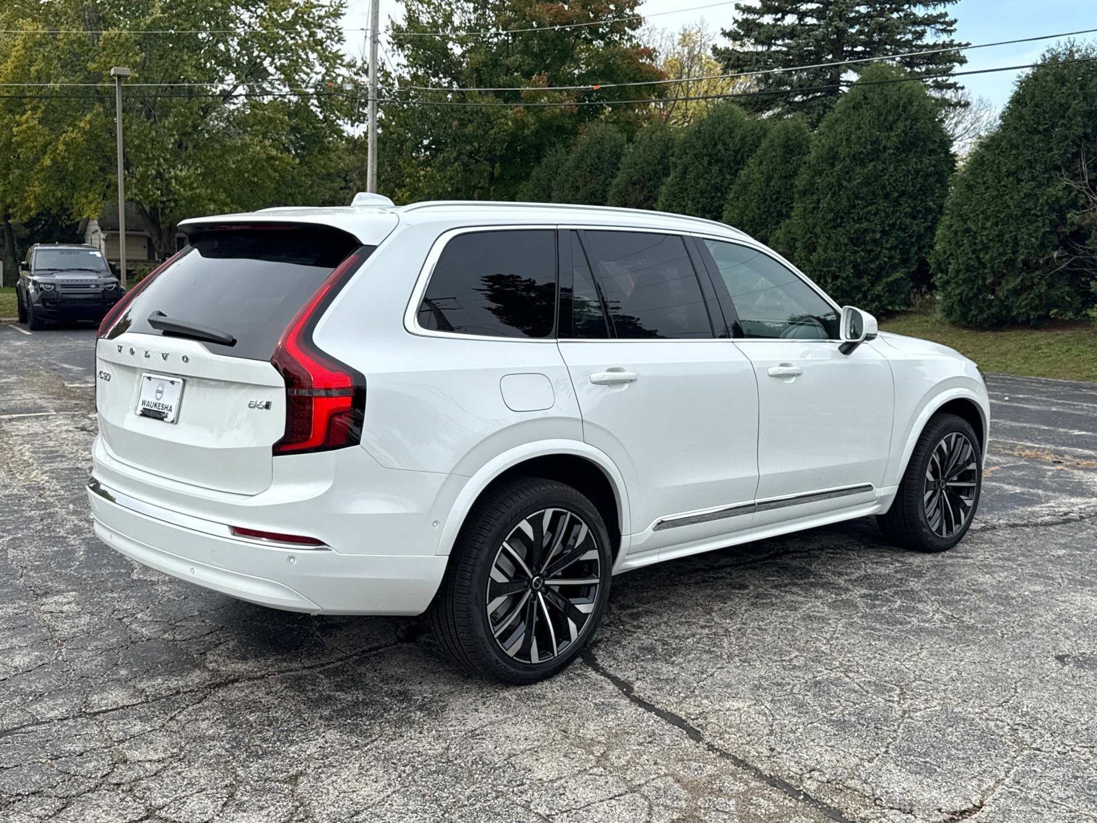 New 2026 Volvo XC90 B6 Plus w/ Protection Package AWD/4WD image 5
